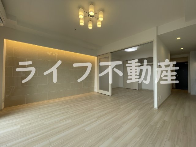 プレジオ永和ASIANの居間・リビング|こちらの居間で趣味の時間をお楽しみください