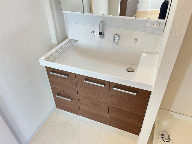 Moon stone（ムーン　ストーン）の独立洗面台|洗面