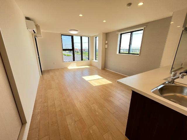 Moon stone（ムーン　ストーン）の居間・リビング|リビング