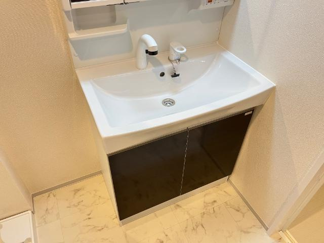 Moon stone（ムーン　ストーン）の独立洗面台|洗面