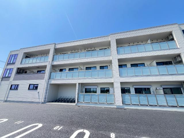 Moon stone（ムーン　ストーン）の駐車場|外観写真（昼）