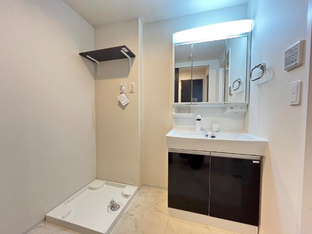 Moon stone（ムーン　ストーン）の独立洗面台|洗面