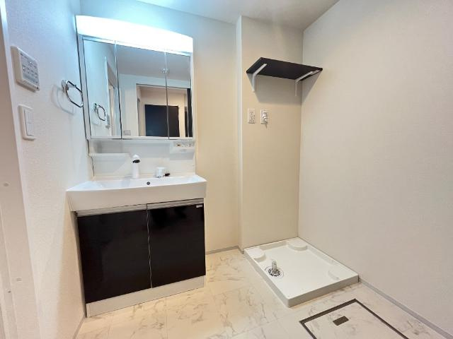 Moon stone（ムーン　ストーン）の独立洗面台|洗面