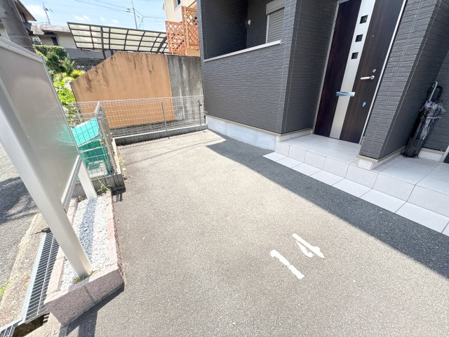 ユニゾン百楽園1の駐車場