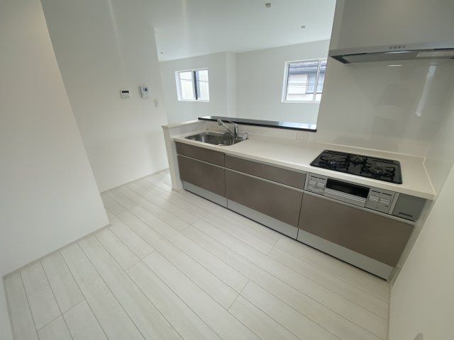 《仲介手数料無料》志木市柏町６丁目29-75(全1戸)新築一戸建てファーストタウンのキッチン|撮影日 2025年9月14日 13:30 晴れ