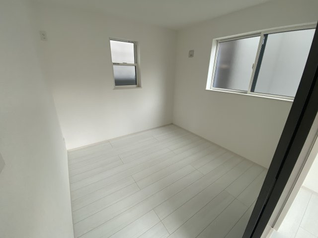 《仲介手数料無料》志木市柏町６丁目29-75(全1戸)新築一戸建てファーストタウンの洋室|撮影日 2025年9月14日 13:30 晴れ