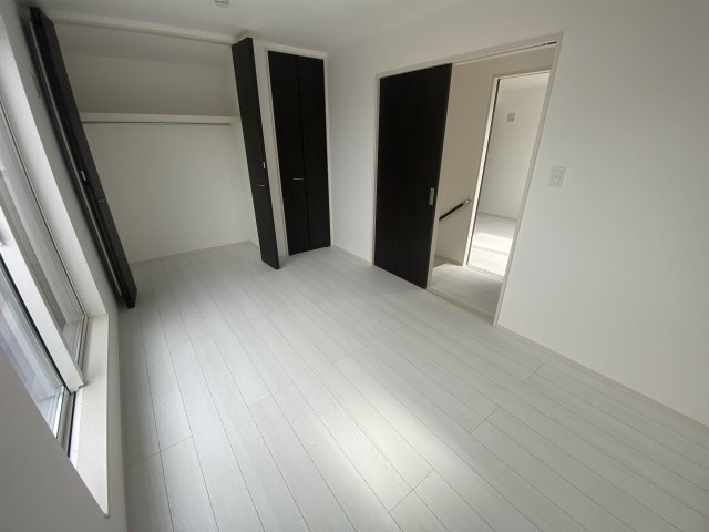 《仲介手数料無料》志木市柏町６丁目29-75(全1戸)新築一戸建てファーストタウンの洋室|撮影日 2025年9月14日 13:30 晴れ