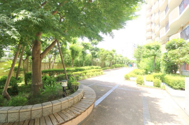  | ハイラークみずほ台　（ふじみ野店） | エントランス前アプローチ