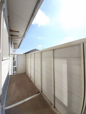 【バルコニー】 | ニューシティ６６ | 暖かな日差しのふりそそぐバルコニー