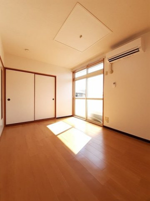 【内装】 | ニューシティ６６ | 明るい色調の室内です