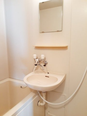 【洗面所】 | エルディム内田Ｂ | コンパクトで使いやすい洗面所