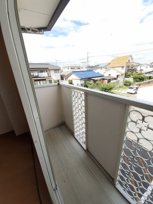 【バルコニー】 | エルディム内田Ｂ | 開放的で明るい空間を演出してくれるバルコニーです