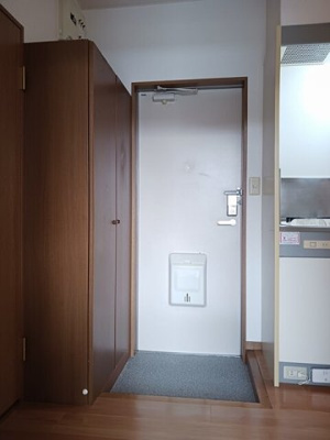 【玄関】 | オーキッドテラス平井 | 明るい玄関です