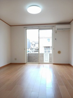 【居間・リビング】 | ビラ・エテルネルＢ | きれいな内装です