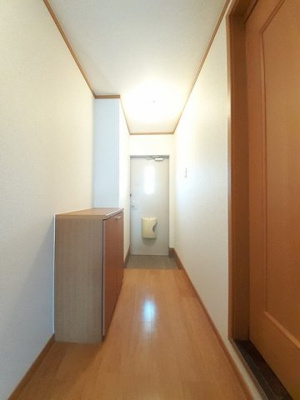 【玄関】 | ビラ・エテルネルＢ | 明るい玄関です