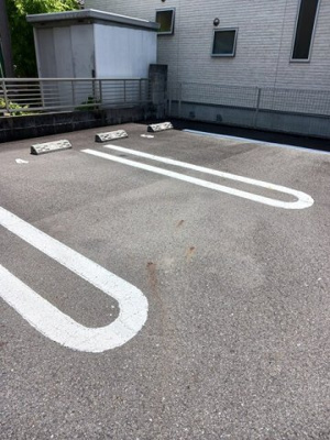 【駐車場】 | グラーベン福泊 | 駐車場完備です