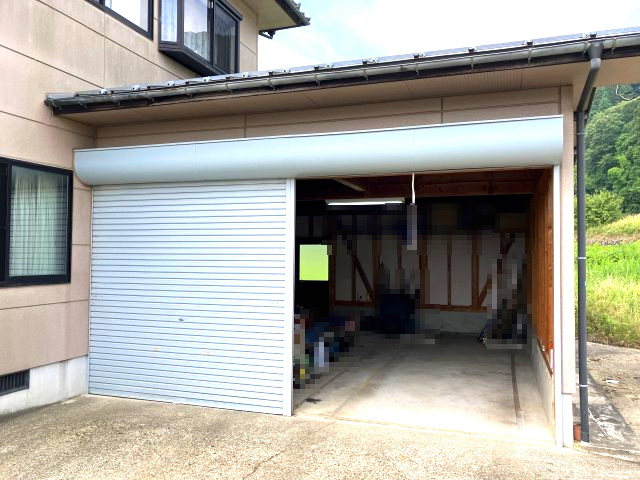 日高町殿　中古戸建　4LDK・3LDKの駐車場