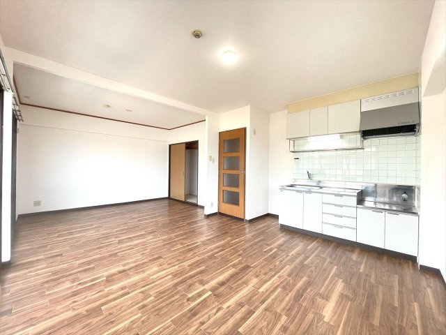 シャトー春日部B棟の居間・リビング