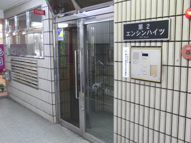 大阪市淀川区十三元今里１丁目の賃貸マンションのエントランス