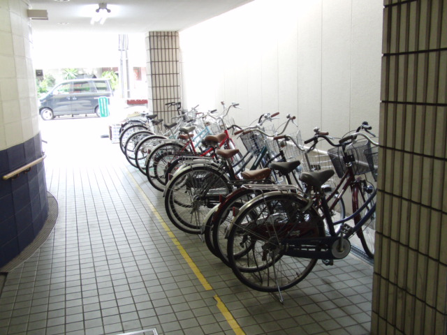 大阪市淀川区十三元今里１丁目の賃貸マンションのロビー