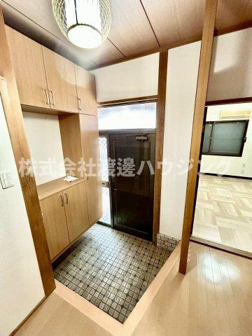 三和町2丁目戸建の玄関