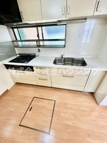 三和町2丁目戸建のキッチン