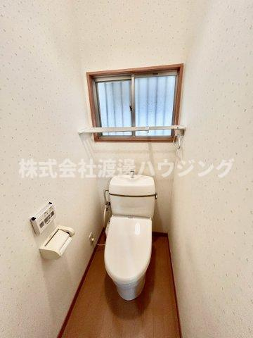 三和町2丁目戸建のトイレ