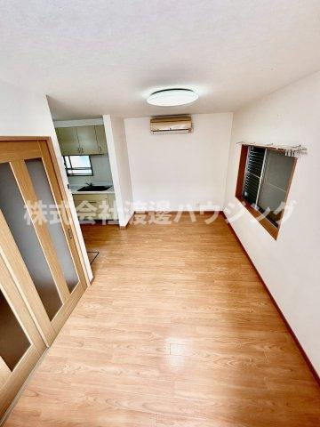 三和町2丁目戸建の居間・リビング