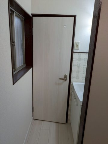 下市場町　戸建の玄関