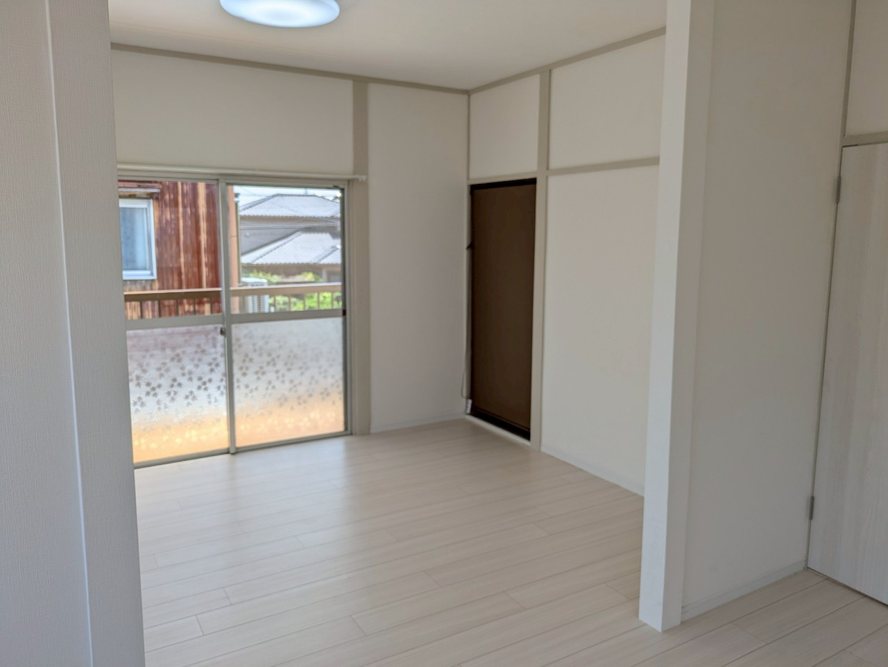 下市場町　戸建の居間・リビング