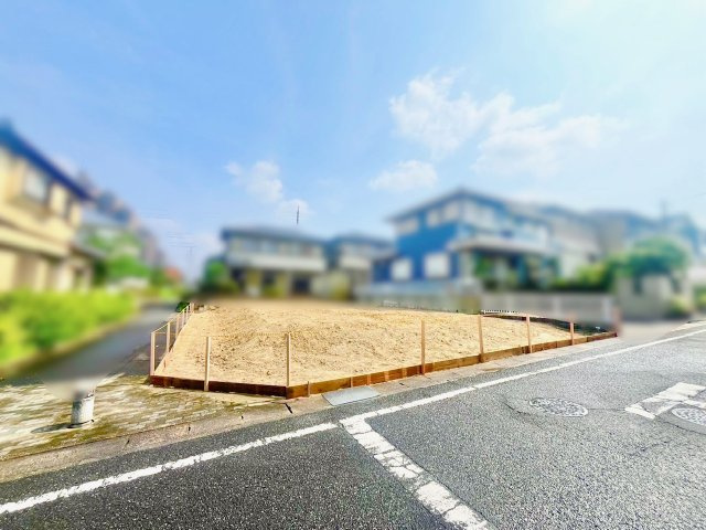 日進市香久山二丁目土地の前面道路含む現地写真|西側は通路となっております！
車の進入は出来ませんので、安心な通路です！
