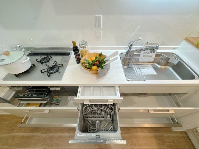 【キッチン】 | コープ東薬院☆仲介手数料無料☆ | キッチンそのものにこれだけの収納があれば、より機能的に調理が可能になります。