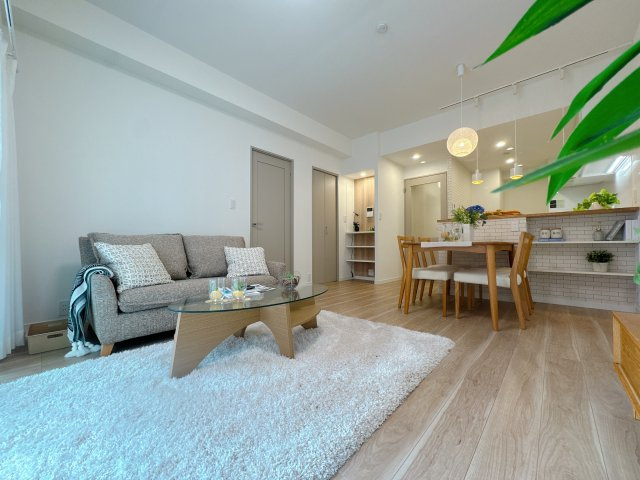 【居間・リビング】 | コープ東薬院☆仲介手数料無料☆ | ゆっくり過ごしたり食事をしたり、日々の暮らしに彩りを添えてくれる、そんな楽しく豊かな空間になりそうです。