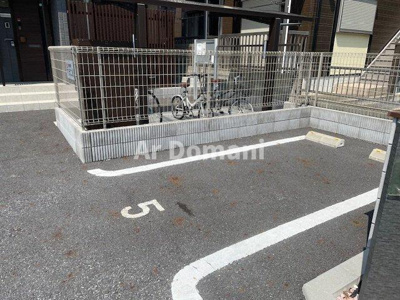 【駐車場】 | Gland le bois