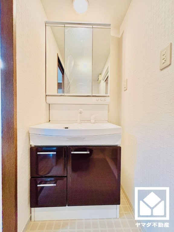 ルネ伏見東の独立洗面台