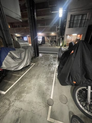 エクセリア渋谷富ヶ谷の駐車場