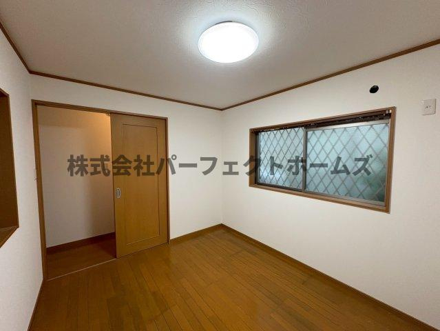 田井町戸建　賃貸の居間・リビング|ゆったりとした居間です