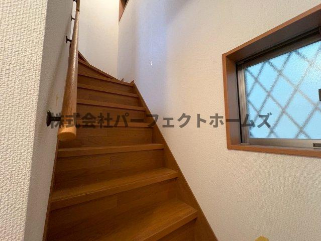 田井町戸建　賃貸の内装|明るい色調の室内です