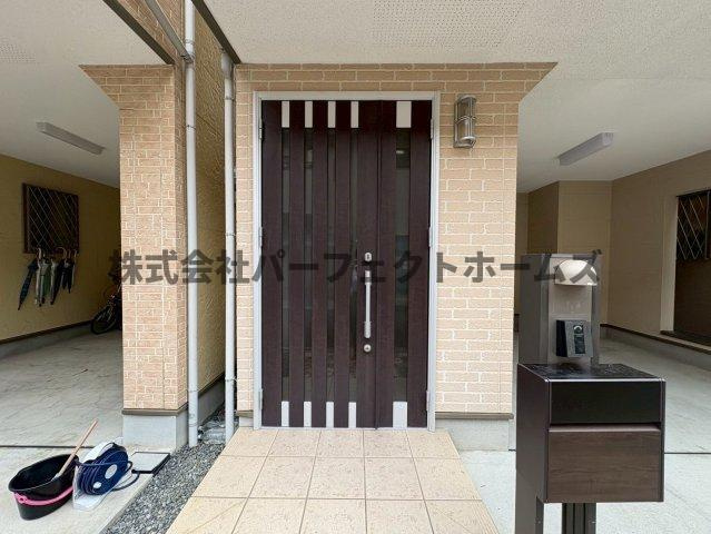 田井町戸建　賃貸のエントランス|建物の内部です