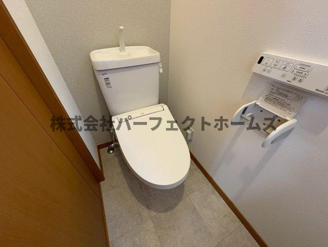 田井町戸建　賃貸のトイレ|清潔感のあるトイレです
