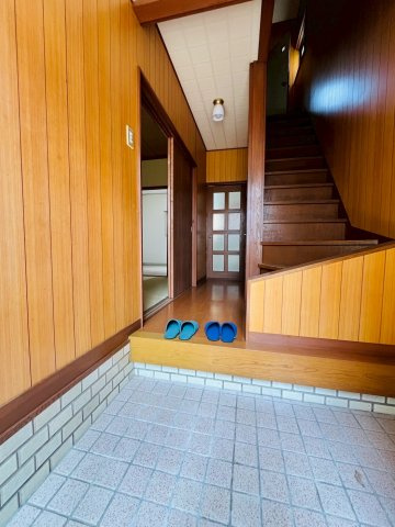 野田通貸家の玄関