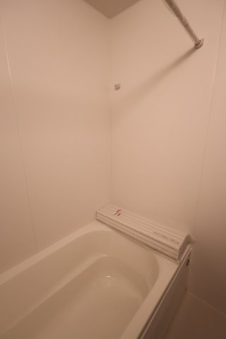 《仲介手数料無料》久喜市本町６丁目4-9新築一戸建てLIGAREの浴室|撮影日 2025年10月4日 12:50 曇り