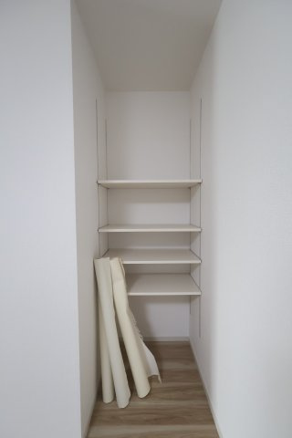 《仲介手数料無料》久喜市本町６丁目4-9新築一戸建てLIGAREの収納|撮影日 2025年10月4日 12:50 曇り