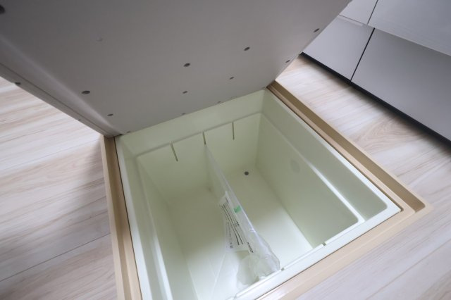 《仲介手数料無料》久喜市本町６丁目4-9新築一戸建てLIGAREのキッチン|撮影日 2025年10月4日 12:50 曇り