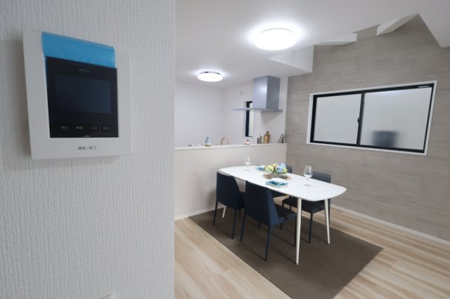 《仲介手数料無料》久喜市本町６丁目4-9新築一戸建てLIGAREのセキュリティ|撮影日 2025年10月4日 12:50 曇り