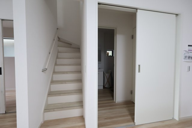 《仲介手数料無料》久喜市本町６丁目4-9新築一戸建てLIGAREの内装|撮影日 2025年10月4日 12:50 曇り