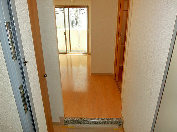 ビリオン日暮の玄関