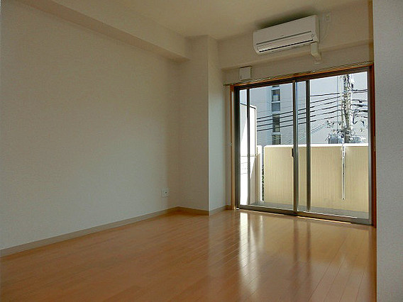 ビリオン日暮の洋室