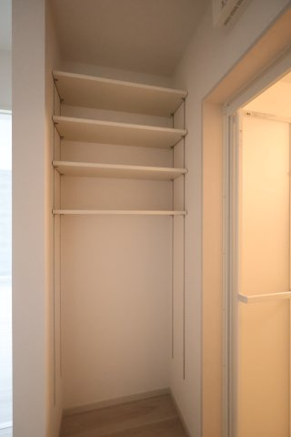 【収納】 | 《仲介手数料無料》久喜市本町６丁目4-9(2号棟)新築一戸建てLIGARE | 撮影日 2025年10月4日 12:50 曇り