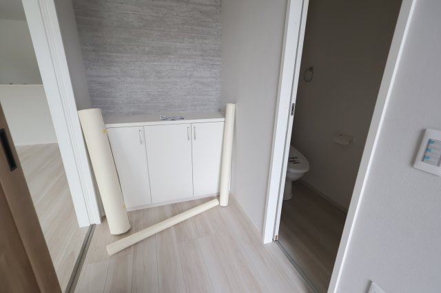 【玄関】 | 《仲介手数料無料》久喜市本町６丁目4-9(2号棟)新築一戸建てLIGARE | 撮影日 2025年10月4日 12:50 曇り